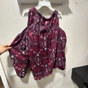 Burgundy size large rewind, long sleeve after the shoulder blouse